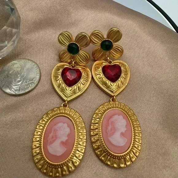 New Fashion Jewelry Baroque Style Earrings - Picture 5 of 6